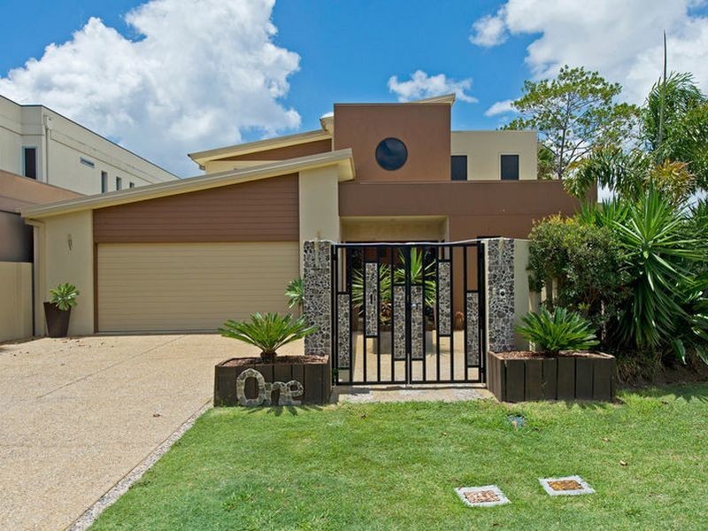 1 Coomera Court, Helensvale QLD 4212