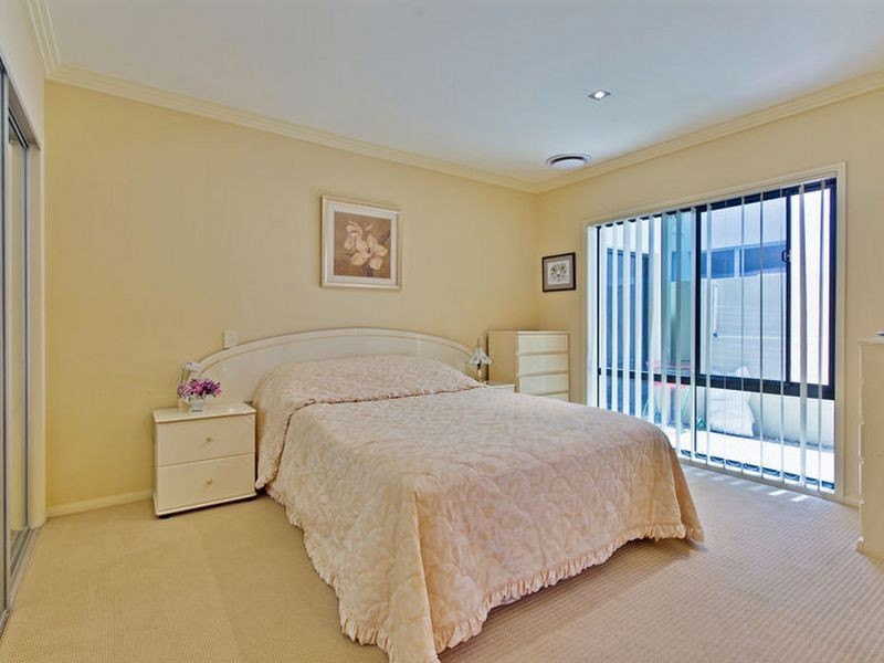 1 Coomera Court, Helensvale QLD 4212