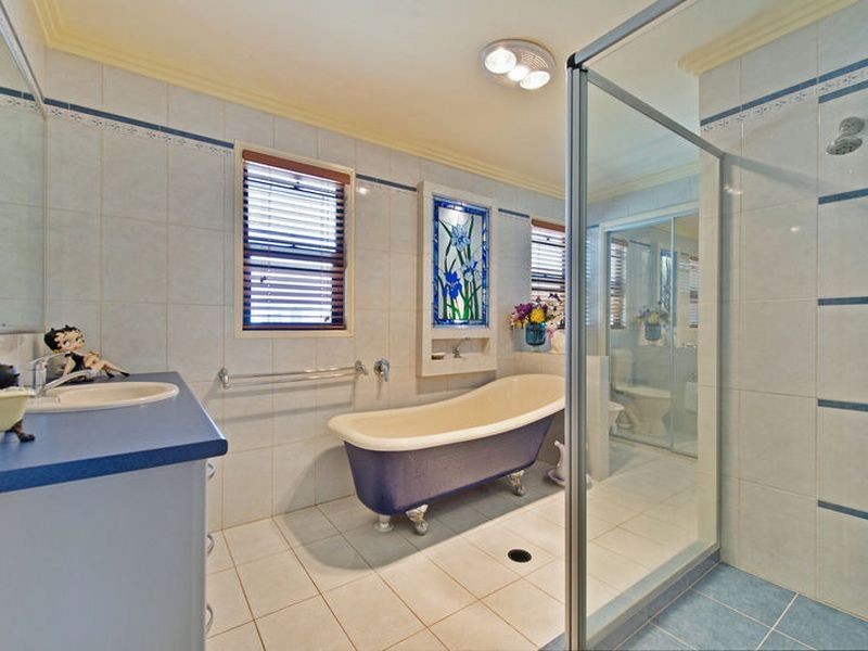 1 Coomera Court, Helensvale QLD 4212