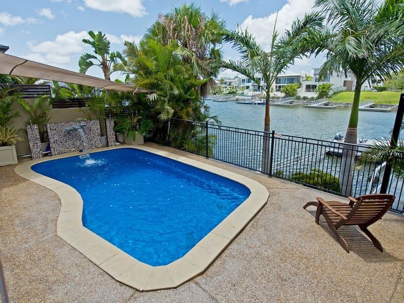 1 Coomera Court, Helensvale QLD 4212