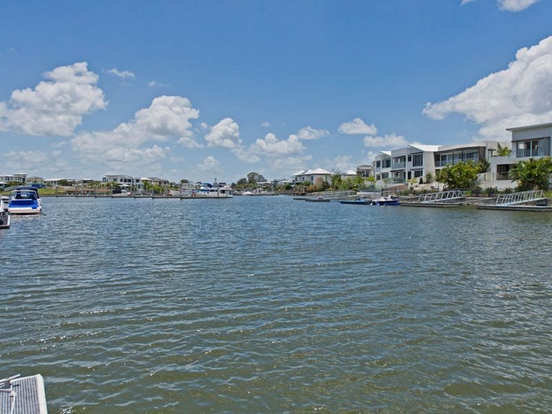 1 Coomera Court, Helensvale QLD 4212