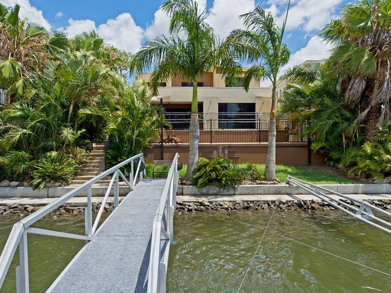 1 Coomera Court, Helensvale QLD 4212