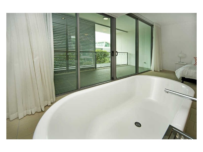 2109 Ephraim Island, Paradise Point QLD 4216