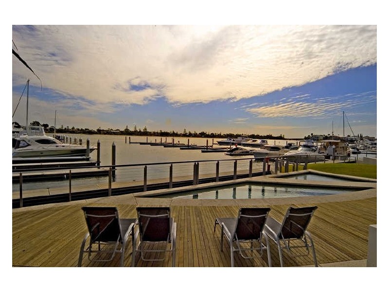 2109 Ephraim Island, Paradise Point QLD 4216