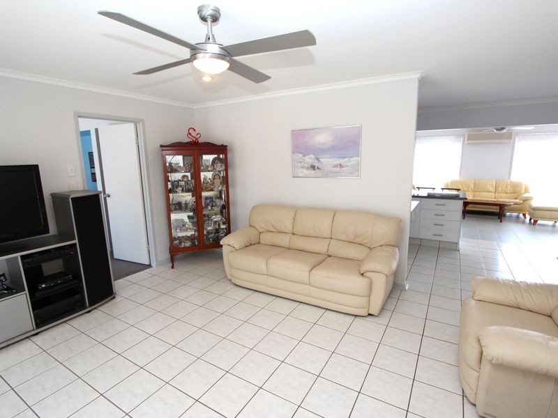 83 Crescent Avenue, Hope Island QLD 4212