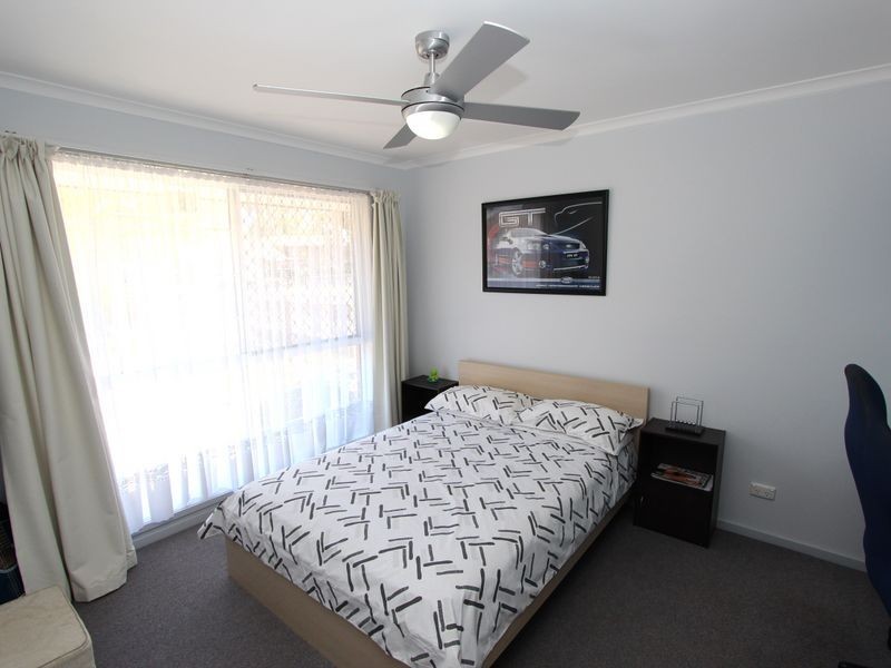 83 Crescent Avenue, Hope Island QLD 4212