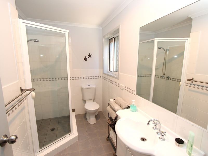 83 Crescent Avenue, Hope Island QLD 4212