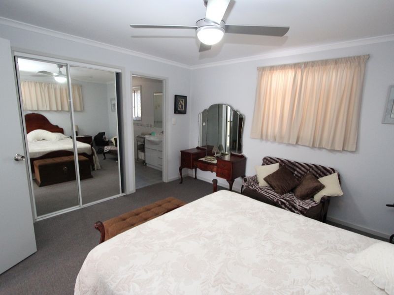 83 Crescent Avenue, Hope Island QLD 4212