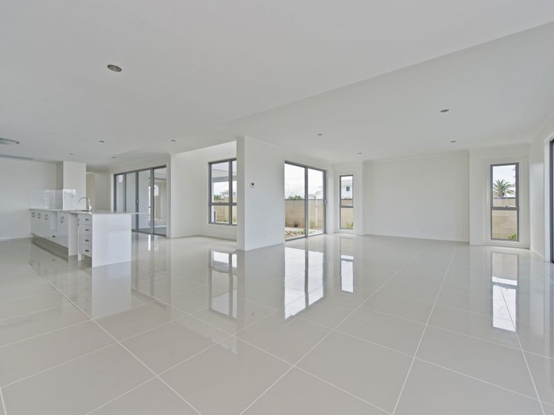 46 Harbour Rise, Hope Island QLD 4212