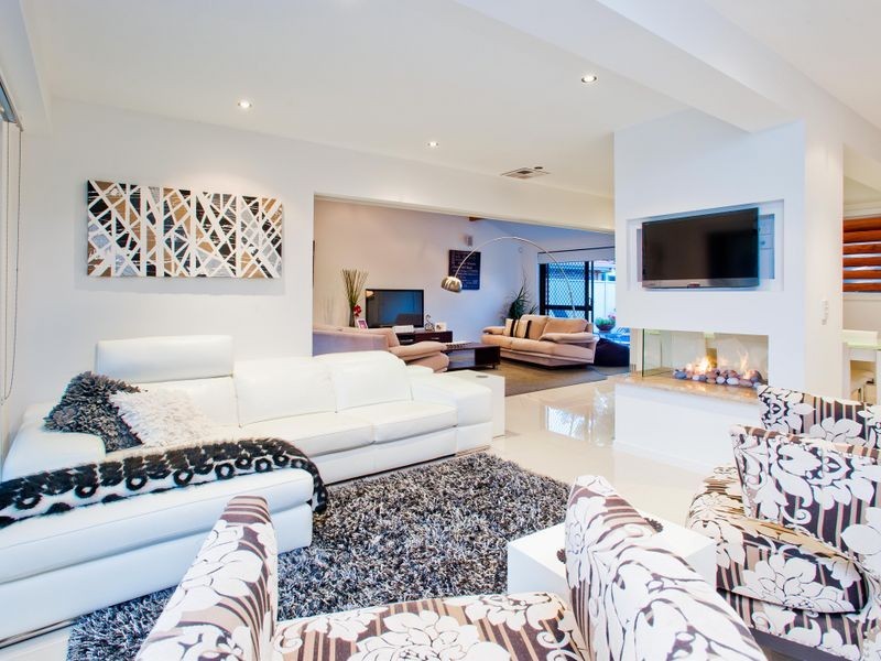 12 Seabreeze Street, Paradise Point QLD 4216