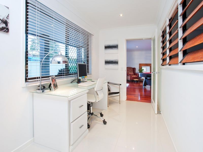 12 Seabreeze Street, Paradise Point QLD 4216