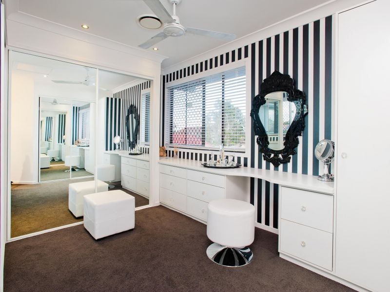 12 Seabreeze Street, Paradise Point QLD 4216