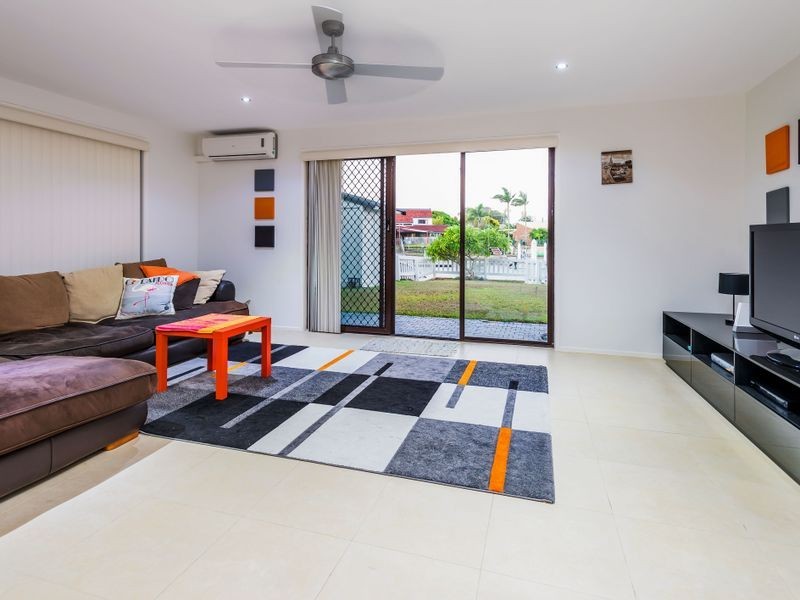 26 Walter Raleigh Crescent, Hollywell QLD 4216