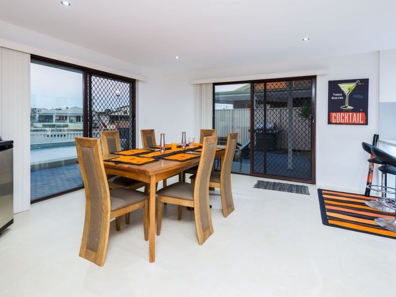 26 Walter Raleigh Crescent, Hollywell QLD 4216