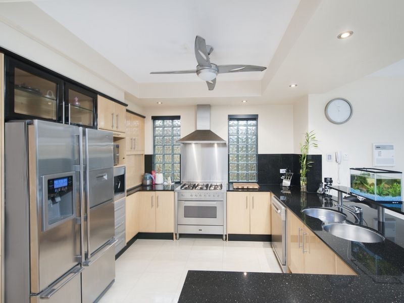 2339 Cressbrook Drive, Hope Island QLD 4212