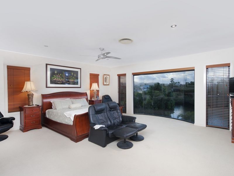 2339 Cressbrook Drive, Hope Island QLD 4212