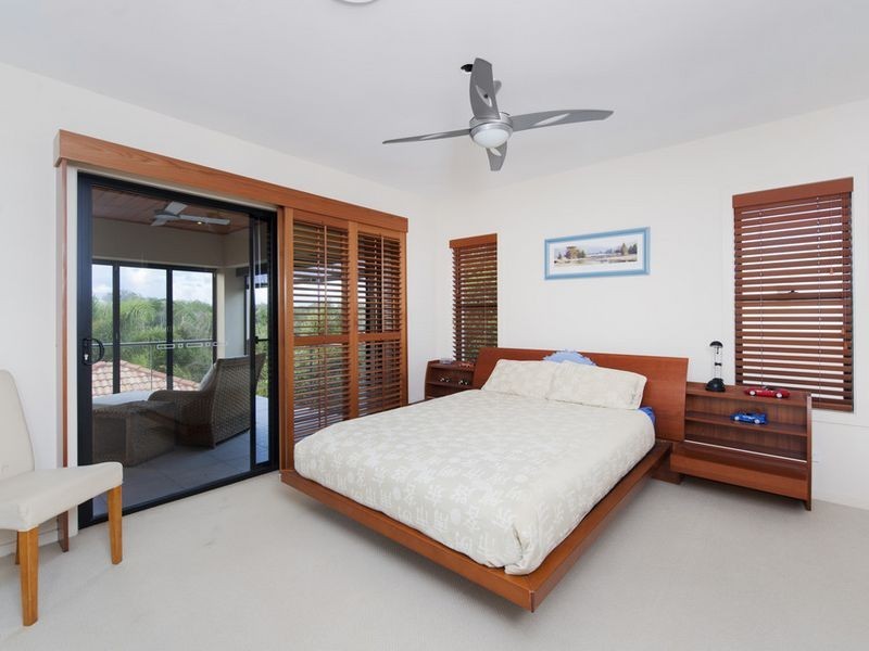 2339 Cressbrook Drive, Hope Island QLD 4212
