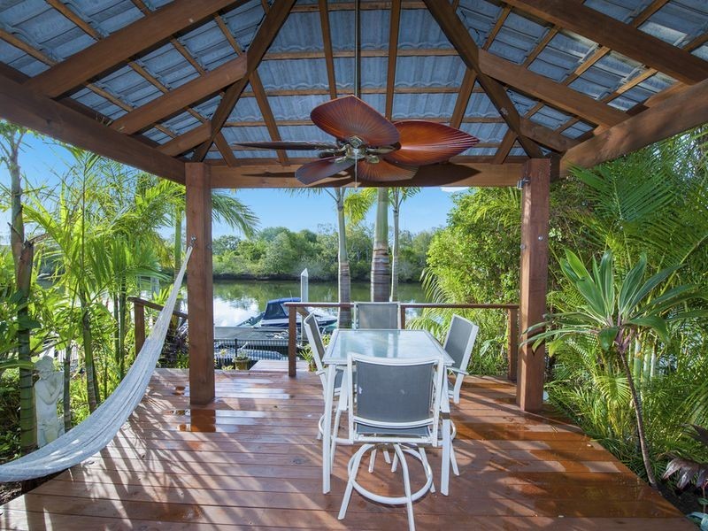 2339 Cressbrook Drive, Hope Island QLD 4212