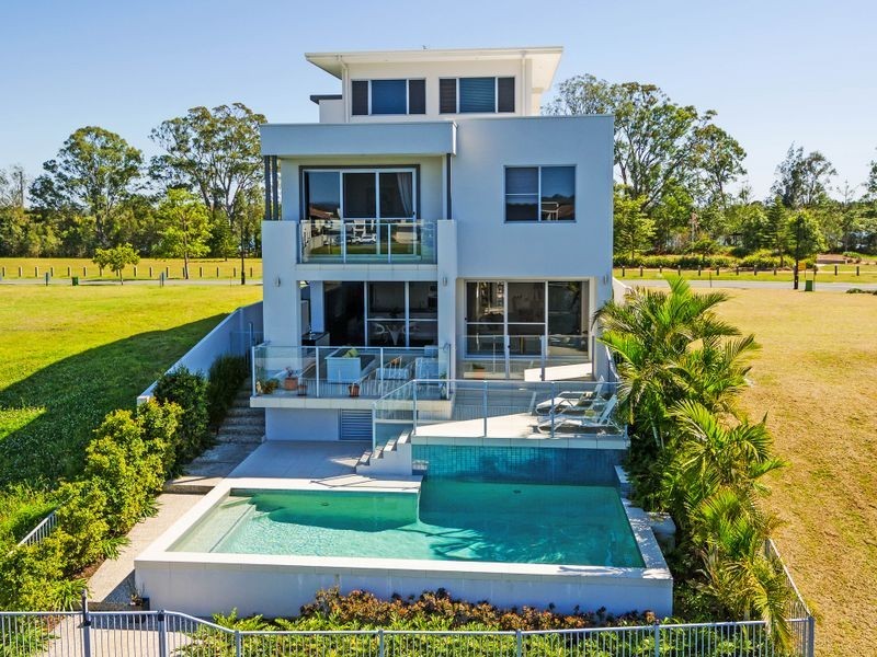 62 Riverlinks Boulevard, Helensvale QLD 4212