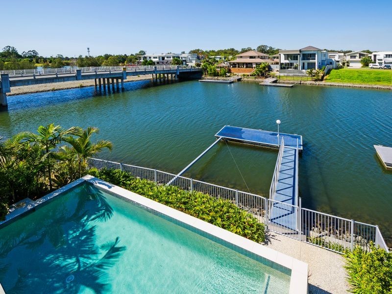 62 Riverlinks Boulevard, Helensvale QLD 4212