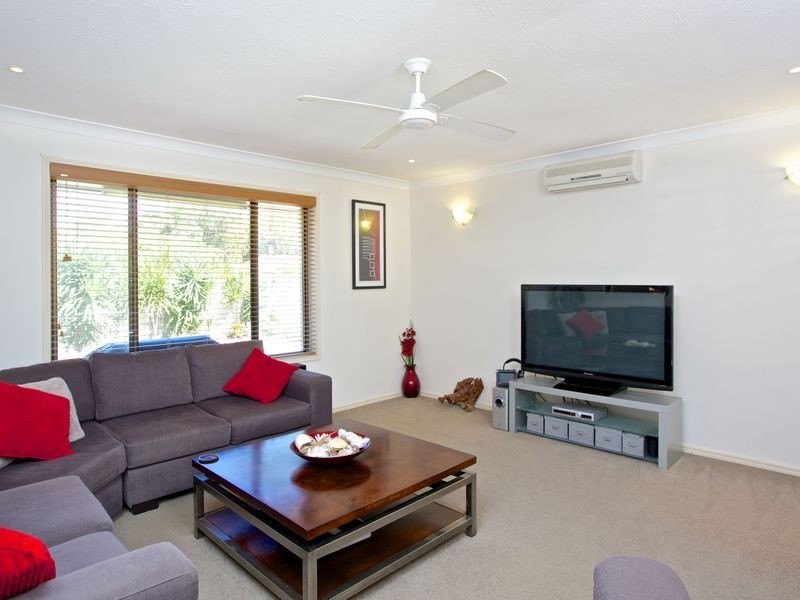 28 Sundown Drive, Paradise Point QLD 4216