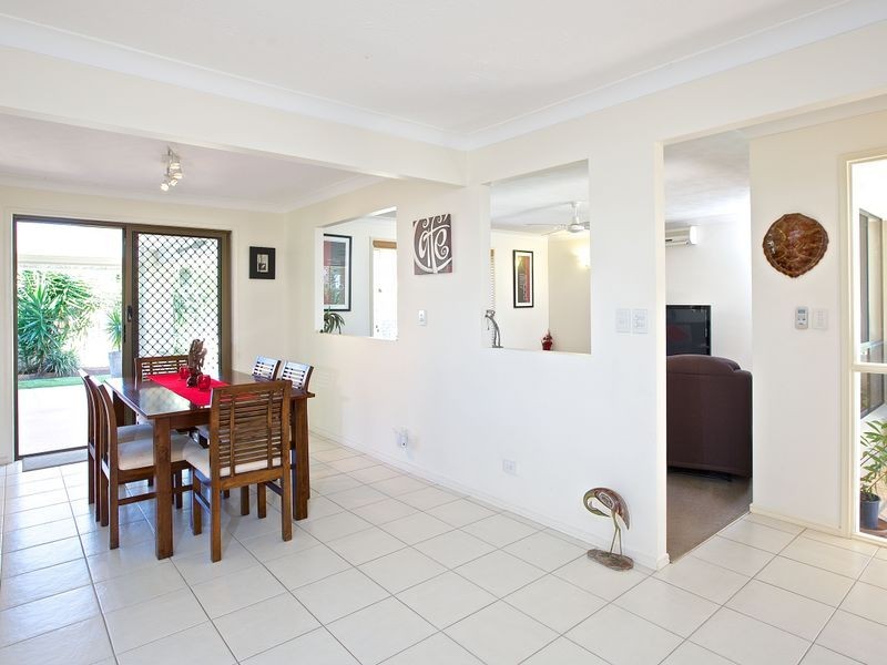 28 Sundown Drive, Paradise Point QLD 4216