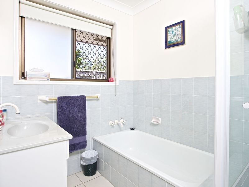 28 Sundown Drive, Paradise Point QLD 4216