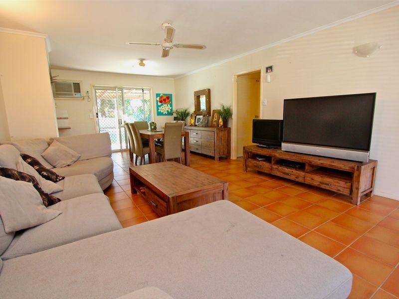 17 Shoveller Avenue, Paradise Point QLD 4216