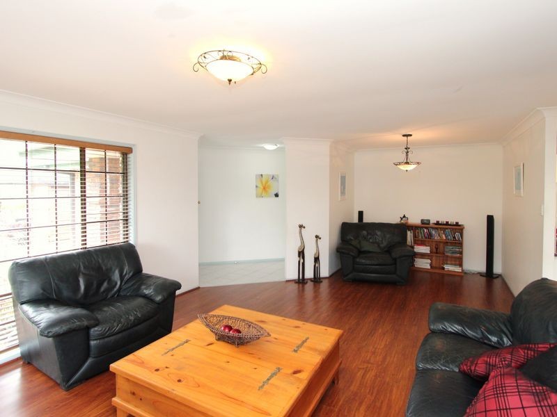 16 Coombe Avenue, Hope Island QLD 4212