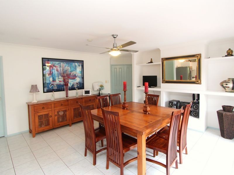 16 Coombe Avenue, Hope Island QLD 4212