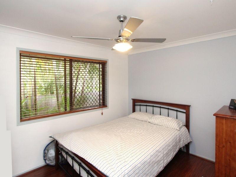 16 Coombe Avenue, Hope Island QLD 4212