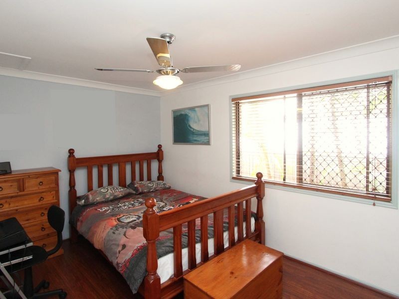 16 Coombe Avenue, Hope Island QLD 4212