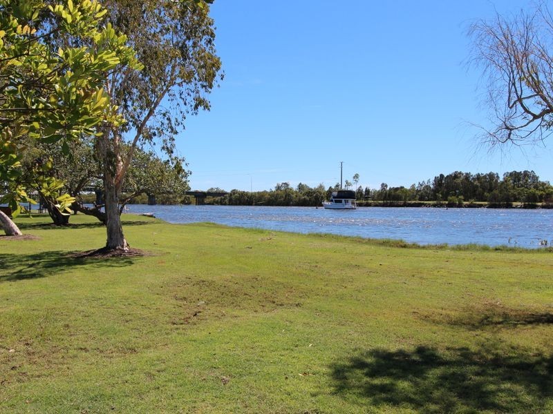 17 Coombe Avenue, Hope Island QLD 4212