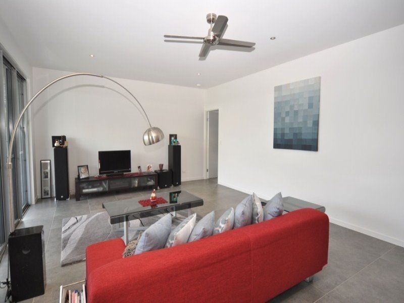 9 Rhodium Crescent, Hope Island QLD 4212