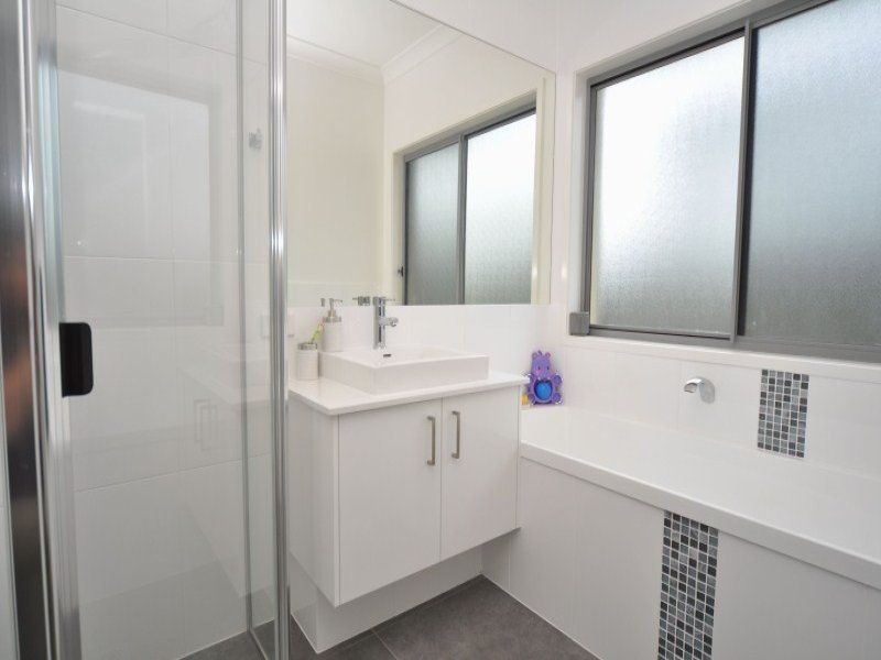 9 Rhodium Crescent, Hope Island QLD 4212