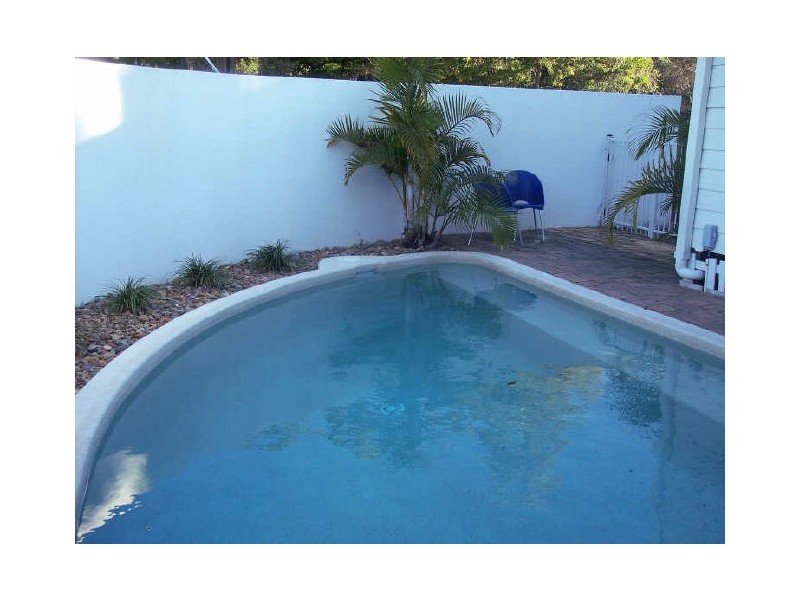 6 TARNI STREET, Coombabah QLD 4216