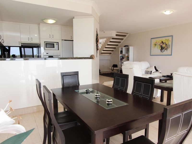 21/81 Boykambil Esplanade, Hope Island QLD 4212