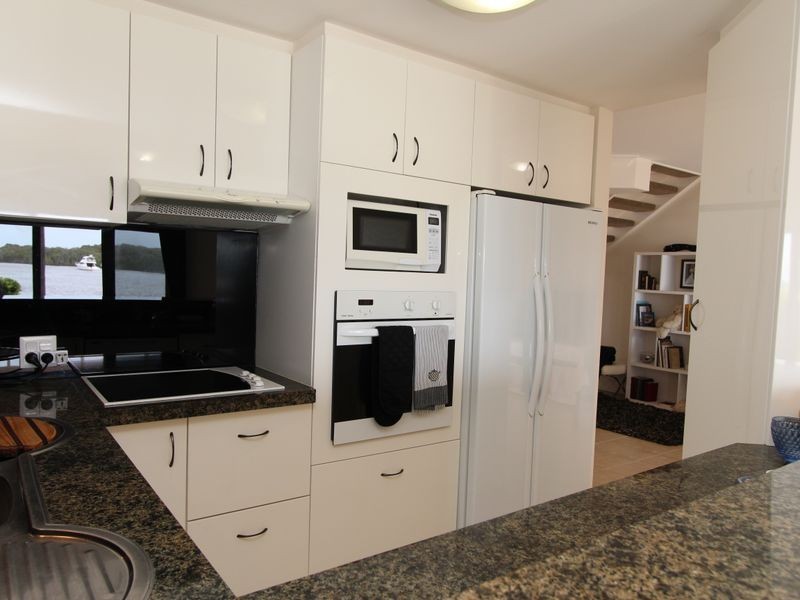 21/81 Boykambil Esplanade, Hope Island QLD 4212