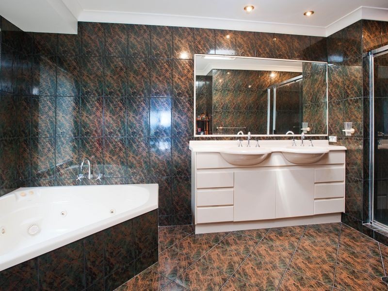 46 Tradewinds Av, Paradise Point QLD 4216