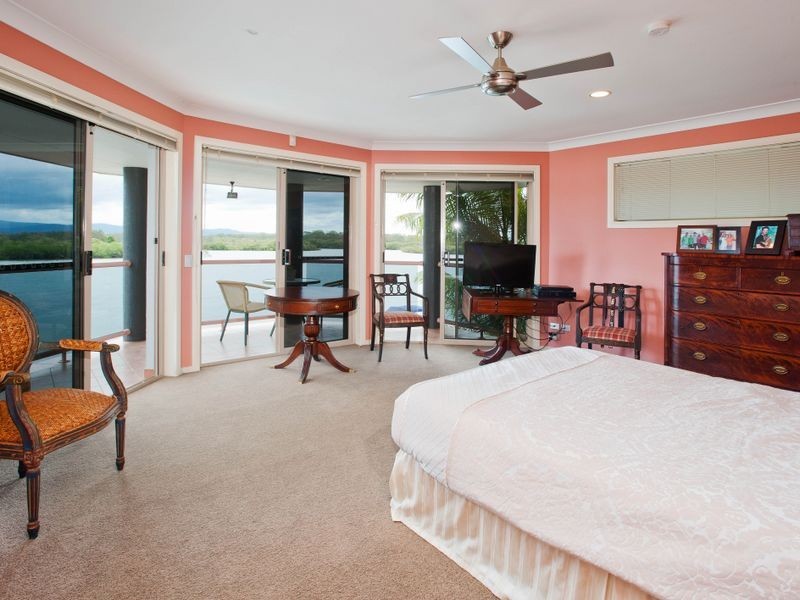 46 Tradewinds Av, Paradise Point QLD 4216