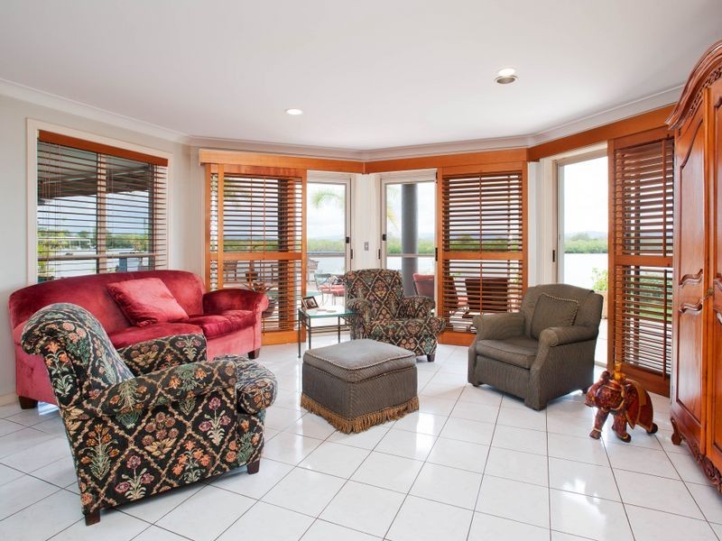 46 Tradewinds Av, Paradise Point QLD 4216