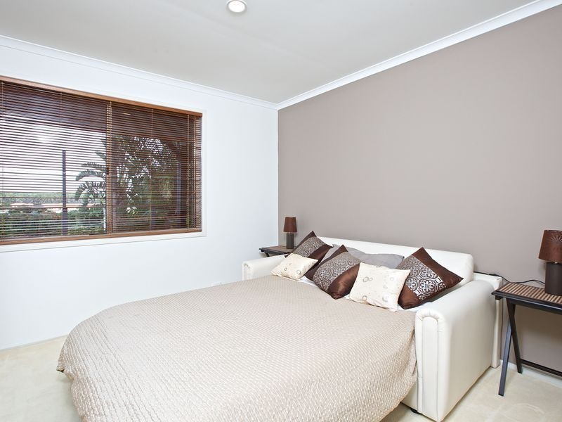 32 Jingella St, Hope Island QLD 4212