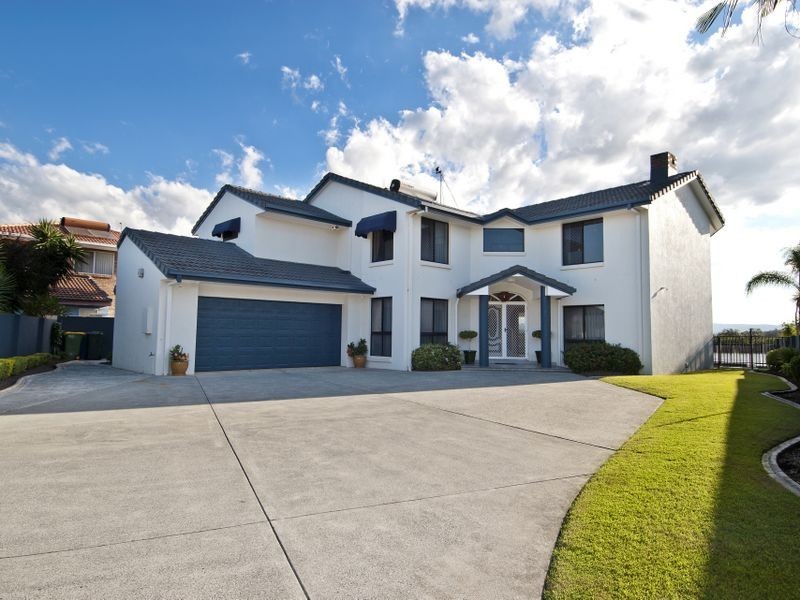 44 Tradewinds Avenue, Paradise Point QLD 4216