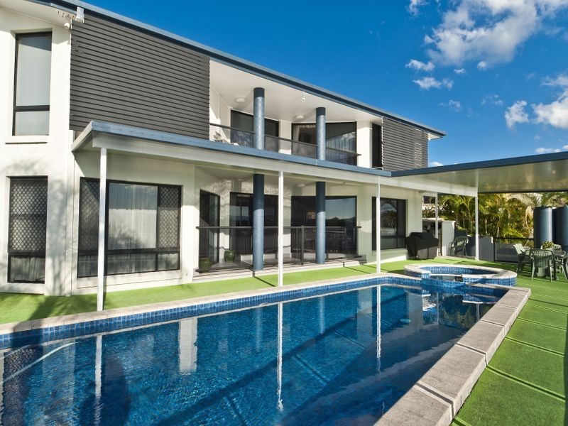 44 Tradewinds Avenue, Paradise Point QLD 4216