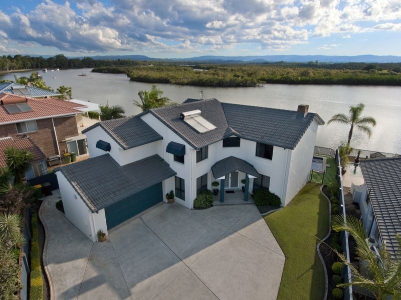 44 Tradewinds Avenue, Paradise Point QLD 4216