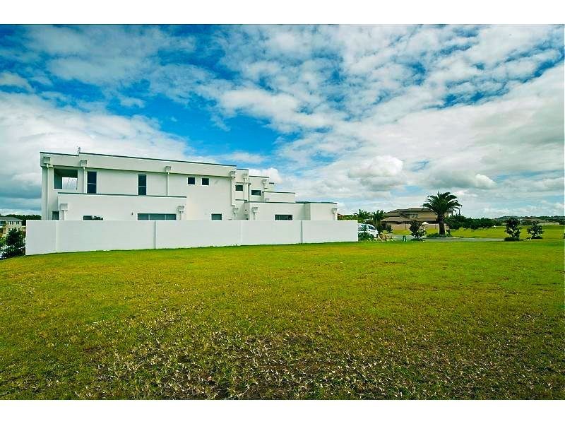 2216 Taromeo Court, Hope Island QLD 4212