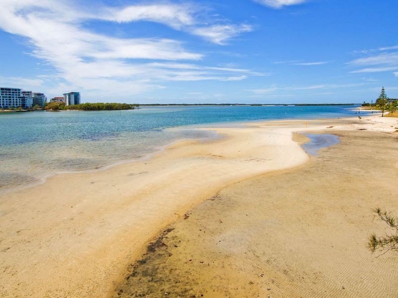 1/4 Milton Avenue, Paradise Point QLD 4216