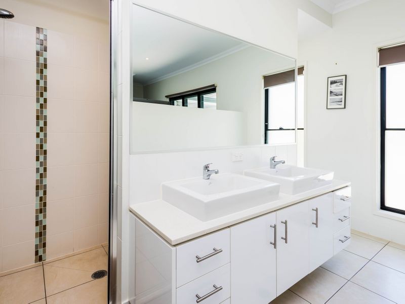 20 Iridium Drive, Hope Island QLD 4212