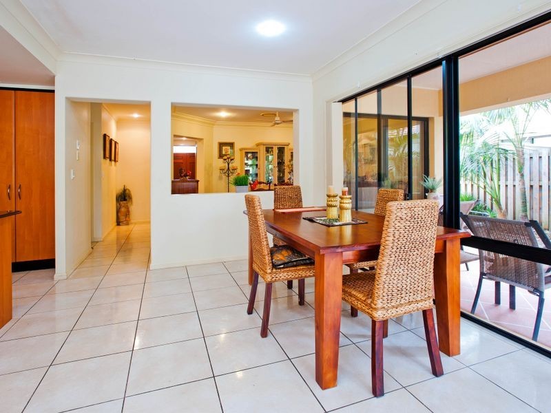 6 Joel Court, Helensvale QLD 4212