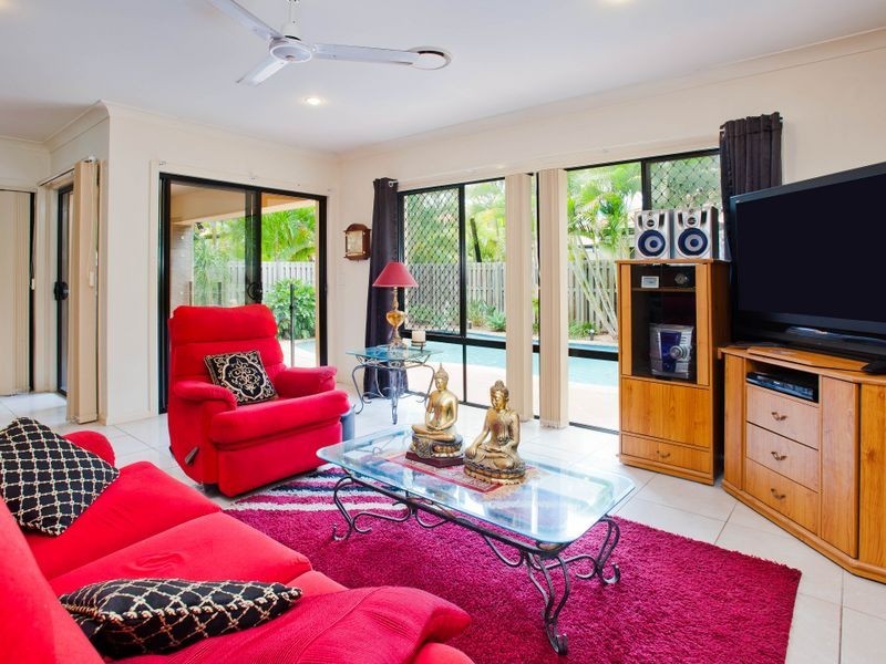 6 Joel Court, Helensvale QLD 4212